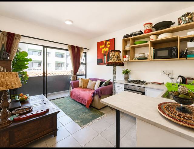2 BEDROOM APARTMENT FOR SALE IN SHEFFIELD BEACH
